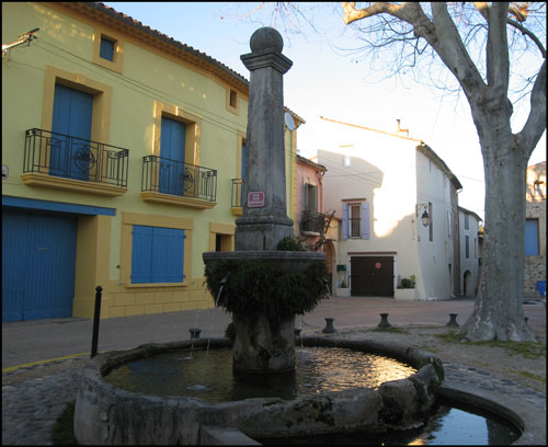 place de Cabrières et sa fontaine